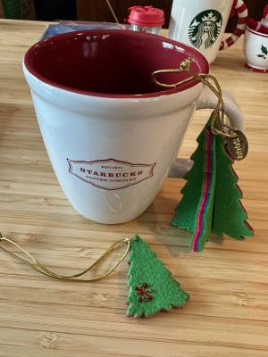 2006 Felt 4-Sided AND Flat Tree (part of a gift pack set with mug)
